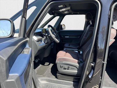 New 2025 Volkswagen ID. Buzz Pro S image 14