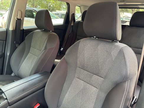 Used 2025 Nissan Rogue SV FWD image 68