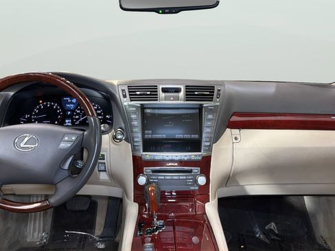Used 2011 Lexus LS 460 w/ Comfort Pkg RWD image 14