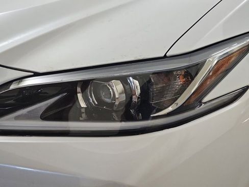 Certified 2025 Lexus ES 350 FWD image 29