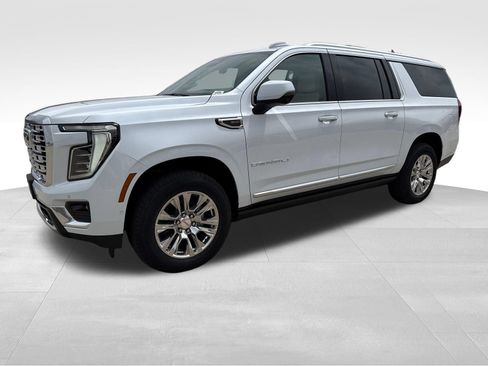 New 2026 GMC Yukon XL Denali w/ Sun & Power Step Package AWD/4WD image 17