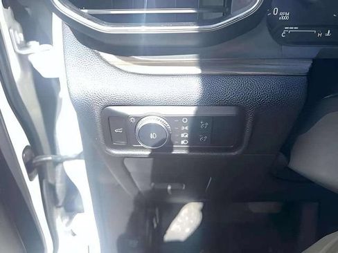 Used 2020 Ford Explorer Limited w/ Class III Trailer Tow Package RWD image 9