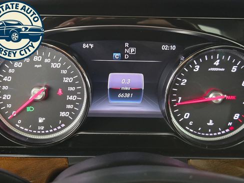 Used 2018 Mercedes-Benz E 300 4MATIC w/ Premium 3 Package (Q03) image 12