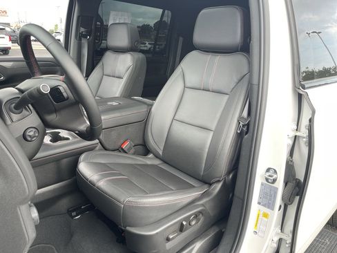 Used 2023 Chevrolet Suburban RST w/ Luxury Package AWD/4WD image 20