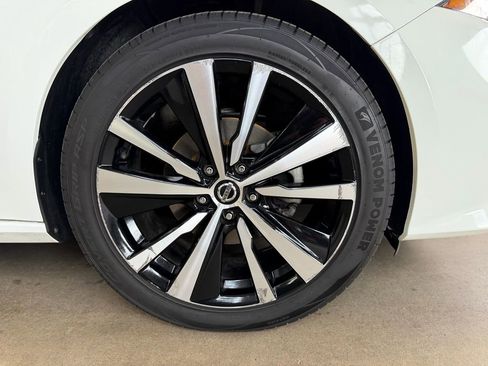 Used 2020 Nissan Altima 2.5 SR FWD image 29