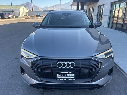 Used 2021 Audi e-tron Prestige w/ Prestige Package image 2