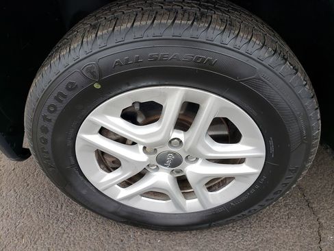 Used 2018 Jeep Compass Sport image 8