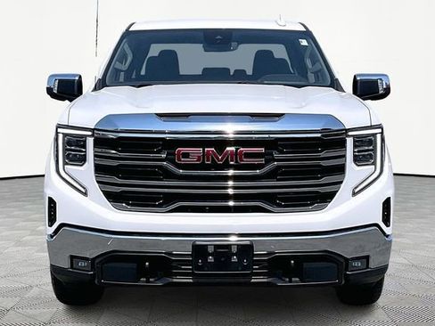 Used 2024 GMC Sierra 1500 SLT image 2