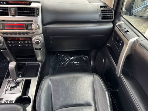 Used 2010 Toyota 4Runner Limited image 28