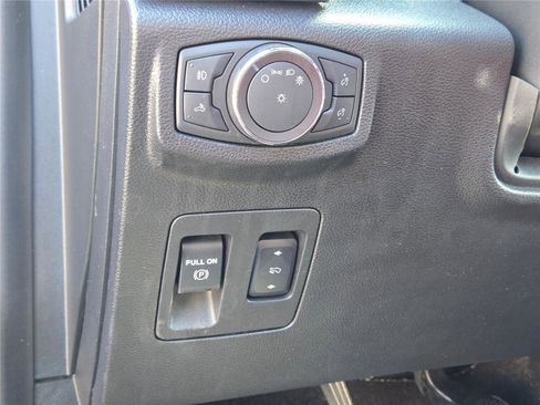 Used 2019 Ford F150 Lariat w/ Equipment Group 502A Luxury AWD/4WD image 29