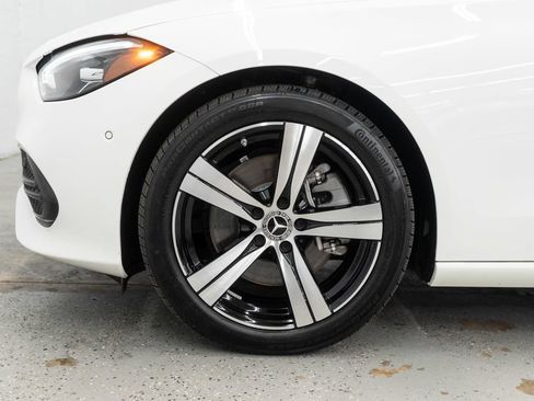 Used 2025 Mercedes-Benz C 300 4MATIC Sedan image 33