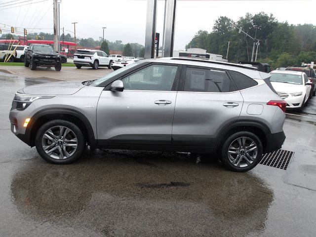 Used 2023 Kia Seltos S AWD/4WD image 4