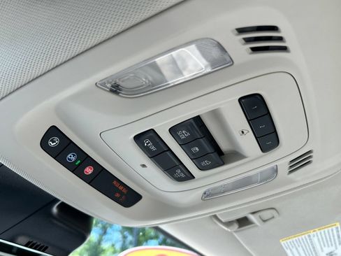 Used 2023 Buick Envision Avenir AWD/4WD image 30