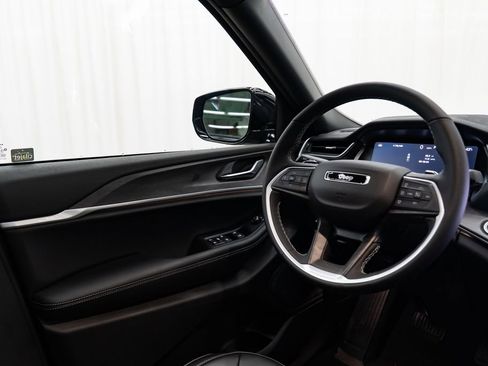 New 2025 Jeep Grand Cherokee Limited w/ Trailer Tow Package image 12