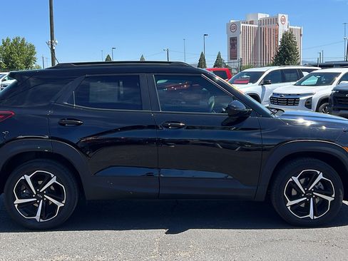 Used 2023 Chevrolet TrailBlazer RS w/ Sun and Liftgate Package AWD/4WD image 4