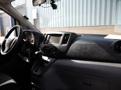 Used 2020 Nissan NV200 SV w/ Sliding Glass Door Package image 26