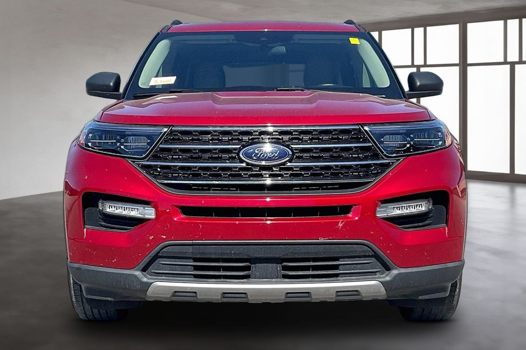 Used 2021 Ford Explorer XLT w/ Equipment Group 202A RWD image 2