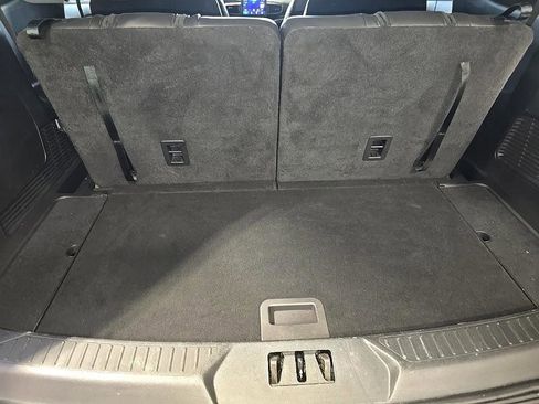 Used 2022 Ford Explorer XLT w/ Equipment Group 202A image 29