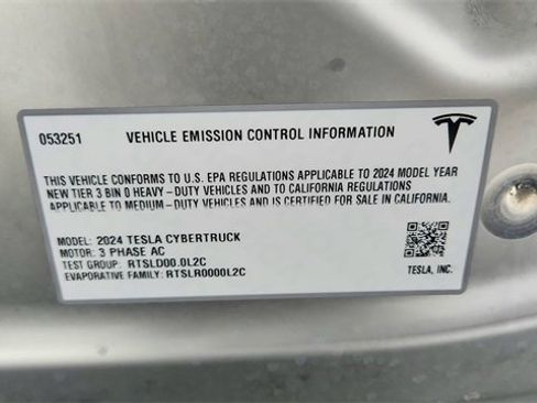 Used 2024 Tesla Cybertruck AWD Crew Cab image 58