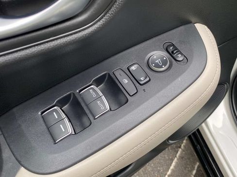 Used 2024 Honda HR-V EX-L image 13