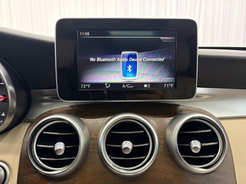Used 2019 Mercedes-Benz GLC 300 4MATIC image 29