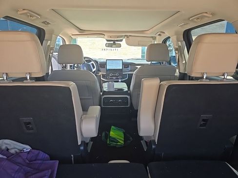 Used 2022 Ford Expedition Limited RWD image 8