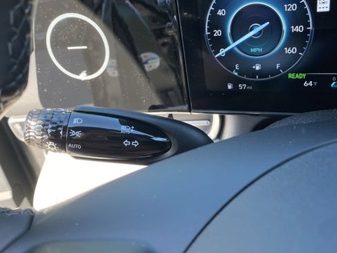 New 2025 Hyundai Elantra Limited image 17