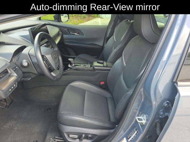 Used 2024 Toyota Prius XLE FWD image 15