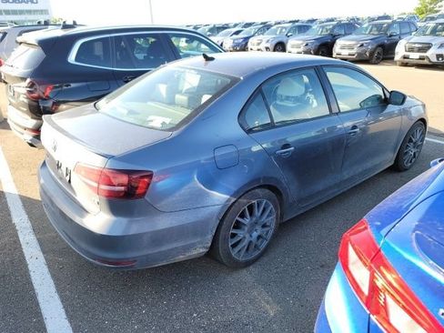 Used 2016 Volkswagen Jetta Sport FWD image 6