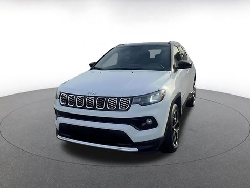Used 2025 Jeep Compass Limited image 7