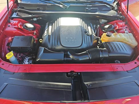 Used 2015 Dodge Challenger R/T Plus image 33