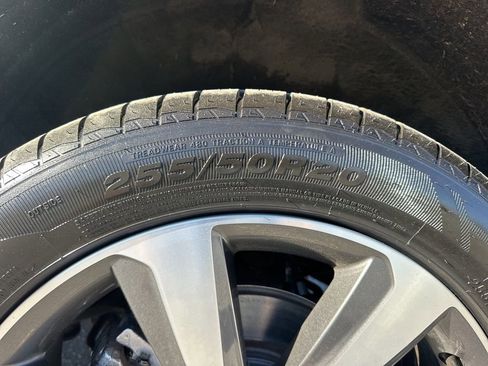 Used 2025 Honda Pilot Touring image 37