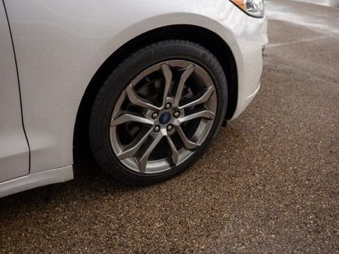 Used 2020 Ford Fusion Titanium FWD image 9