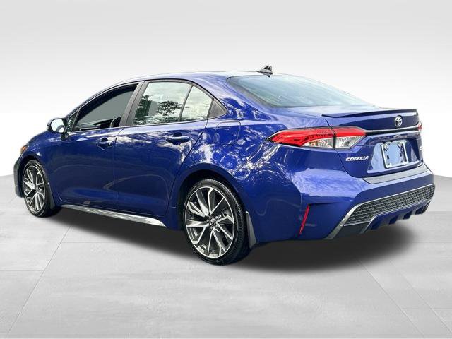 Used 2021 Toyota Corolla SE w/ SE Premium Package FWD image 3