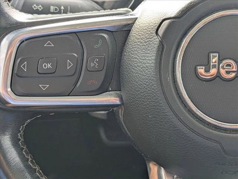 Used 2020 Jeep Wrangler Unlimited Sahara image 11