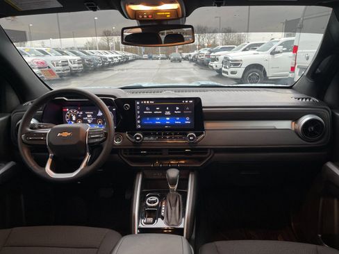 Used 2025 Chevrolet Colorado LT image 16