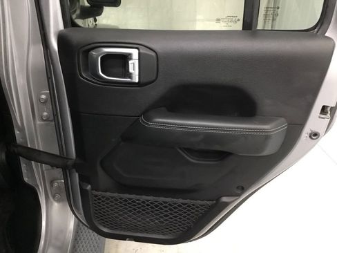 Used 2020 Jeep Wrangler Unlimited Sahara AWD/4WD image 37