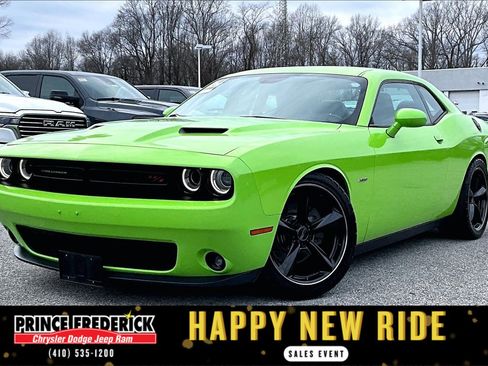 Used 2015 Dodge Challenger R/T w/ Quick Order Package 22B R/T image 3