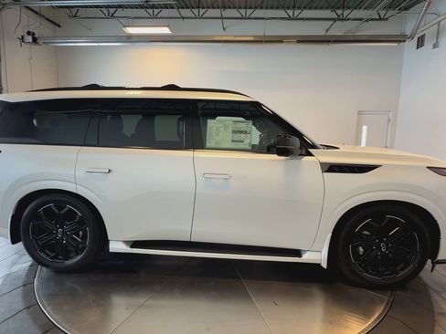 New 2026 INFINITI QX80 4WD image 9