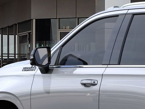 New 2025 Chevrolet Tahoe High Country image 12