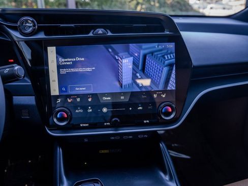 Used 2025 Lexus RZ 300e image 10