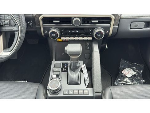 New 2026 Toyota Tacoma Limited AWD/4WD image 31