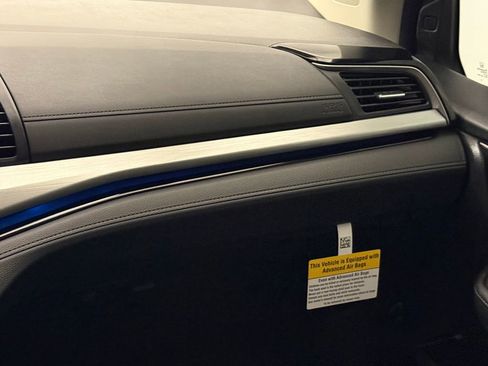 New 2026 Honda Odyssey Touring image 17