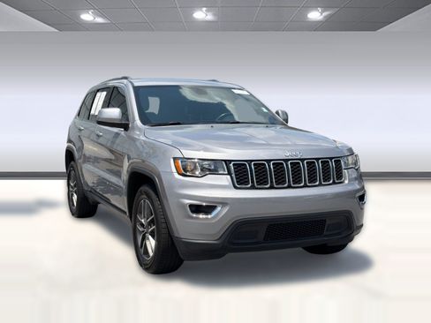 Used 2019 Jeep Grand Cherokee Laredo w/ Laredo X Package RWD image 7
