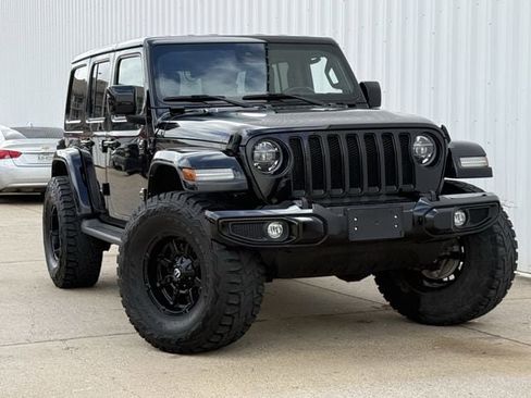 Used 2021 Jeep Wrangler Unlimited Sahara image 2