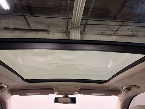 Used 2012 Volkswagen Tiguan SE image 32