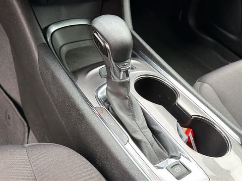 Used 2022 Chevrolet Malibu LT image 12