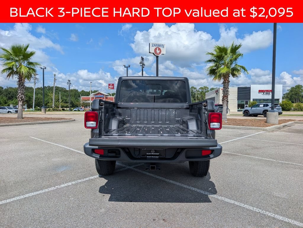 Used 2023 Jeep Gladiator Sport AWD/4WD image 5
