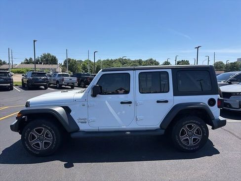 Used 2018 Jeep Wrangler Unlimited Sport S AWD/4WD image 3