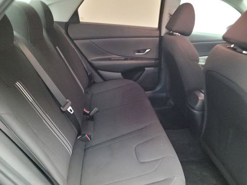 Used 2022 Hyundai Elantra SEL FWD image 19